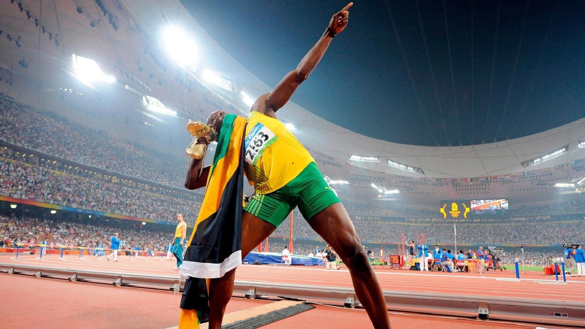 武汉女足历史性登顶亚冠，门神李梦闪耀全场引国家队补招呼声