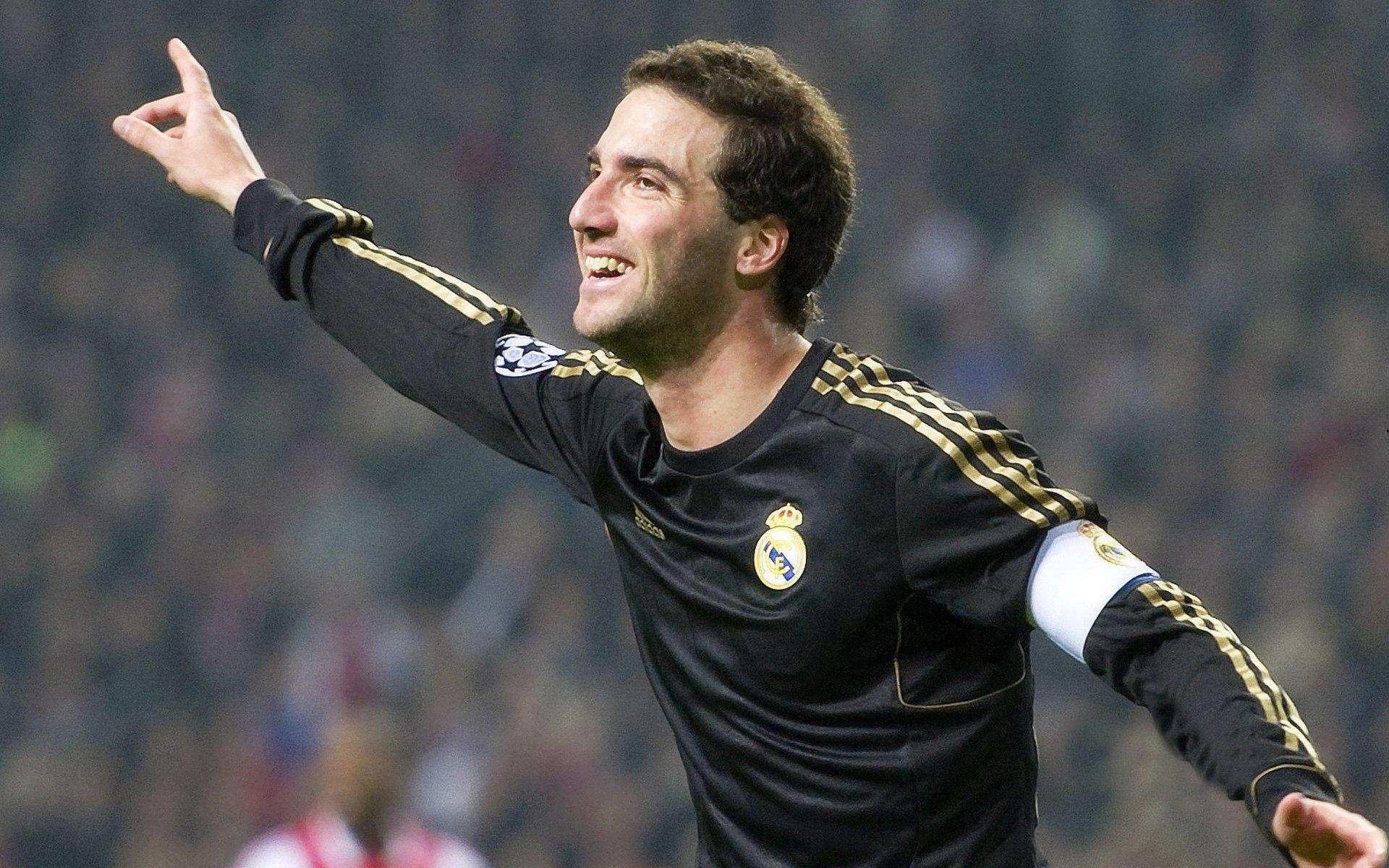 汉堡官方确认教练组留任，新赛季全力冲击德甲征程