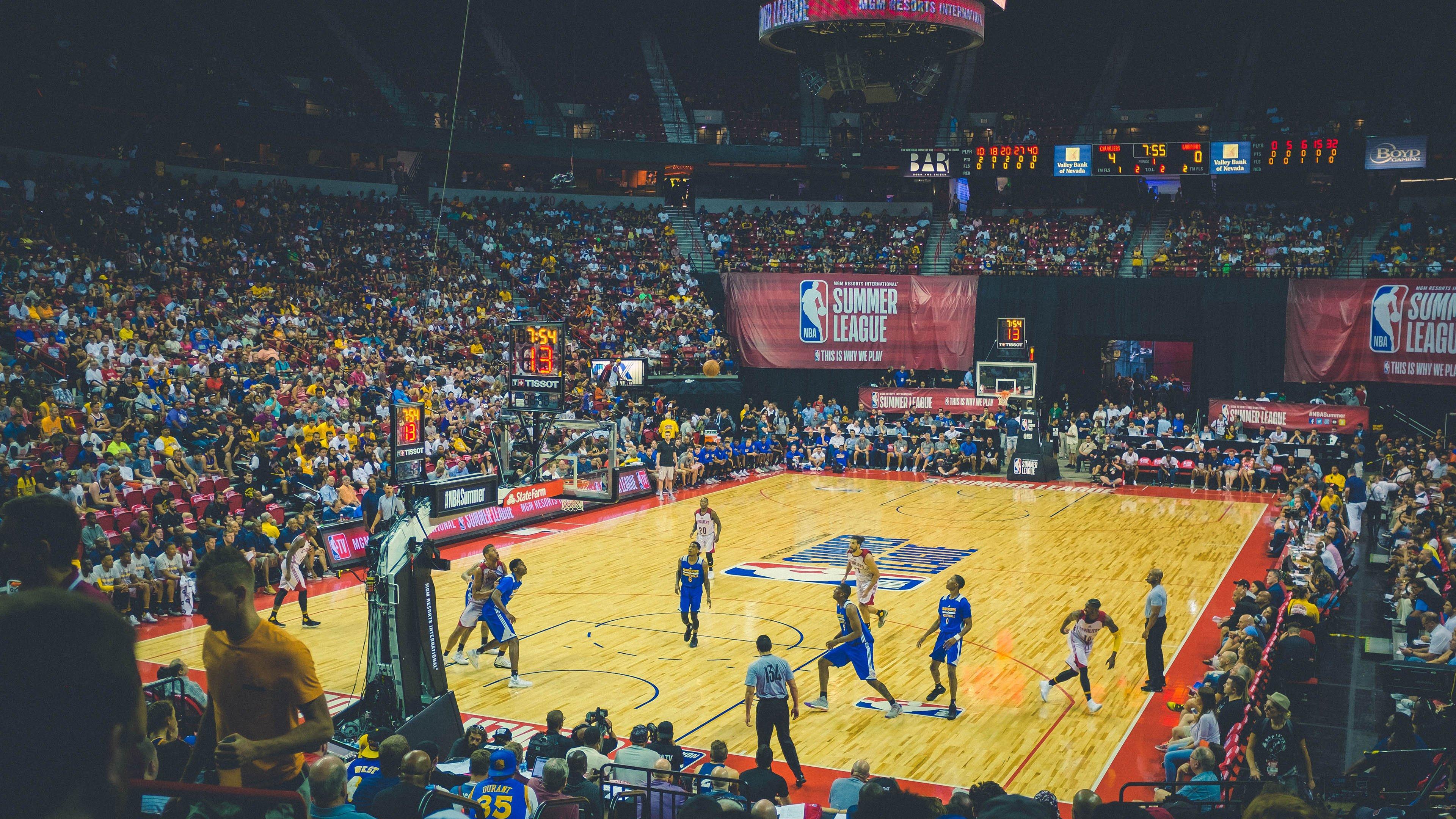 UFC格斗之夜，维埃拉与谢松的战术博弈，谁将锁定冠军挑战权？