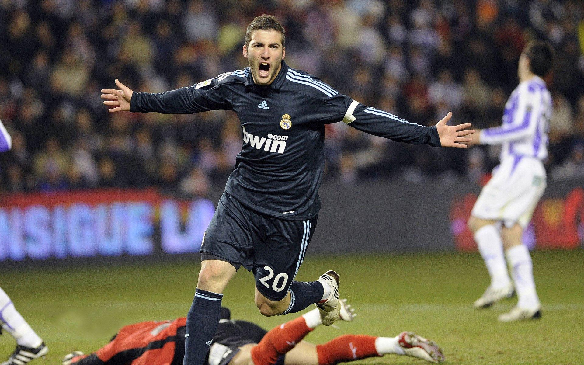 英媒：努涅斯在利雅得新月周薪40万英镑，约为现在的三倍